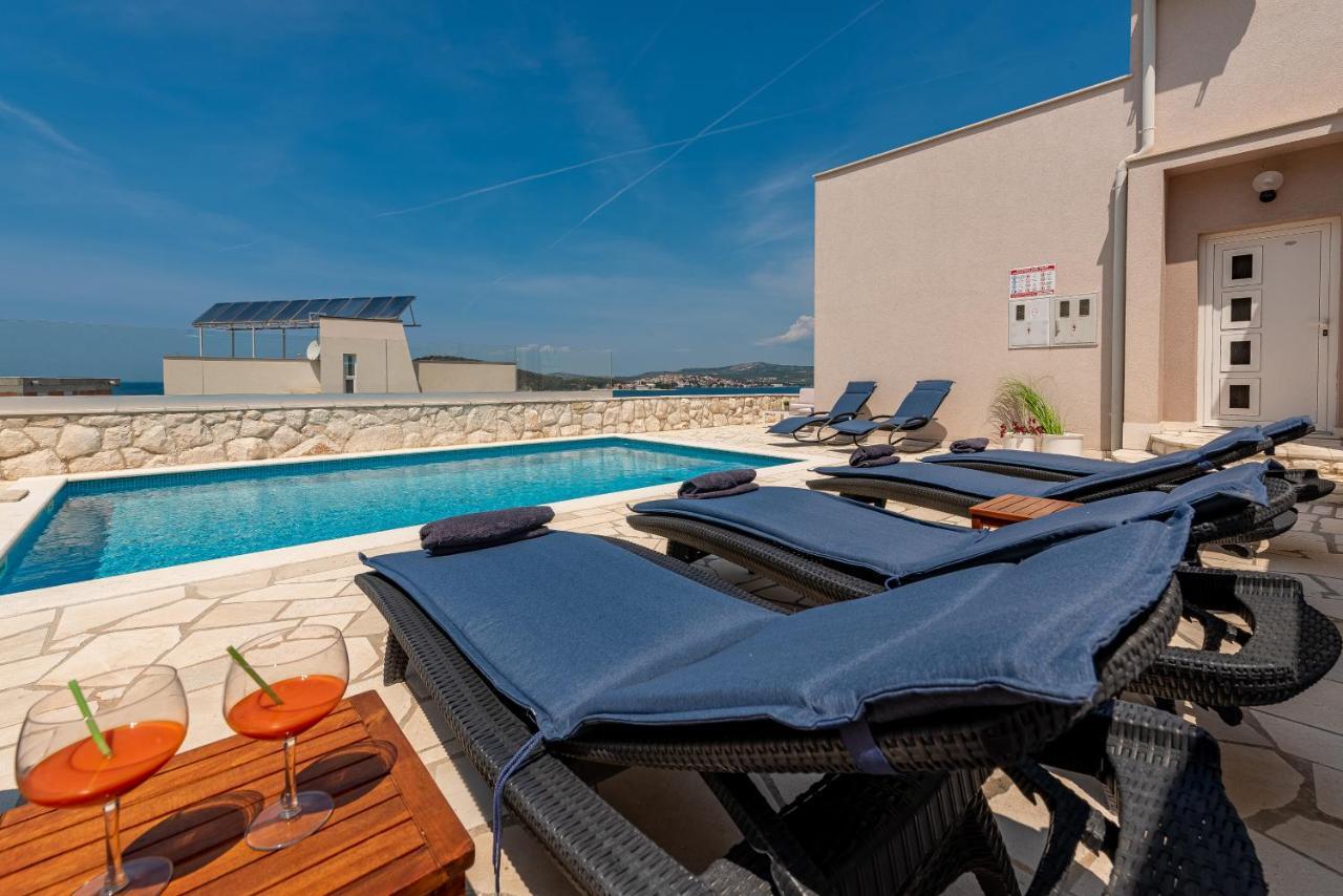 Villa Mona Apartments Ražanj 外观 照片
