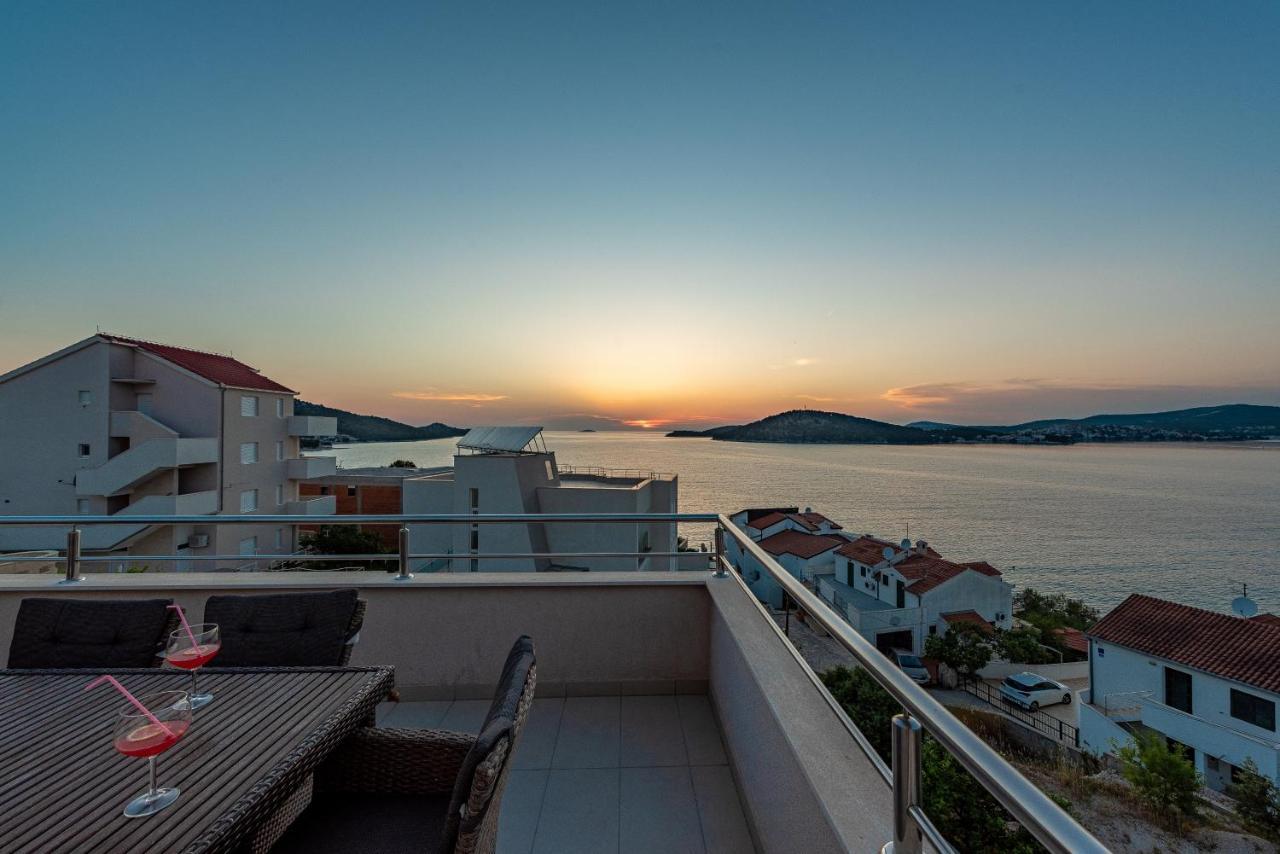 Villa Mona Apartments Ražanj 外观 照片