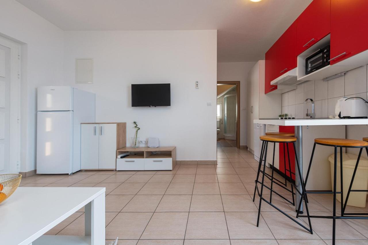 Villa Mona Apartments Ražanj 外观 照片