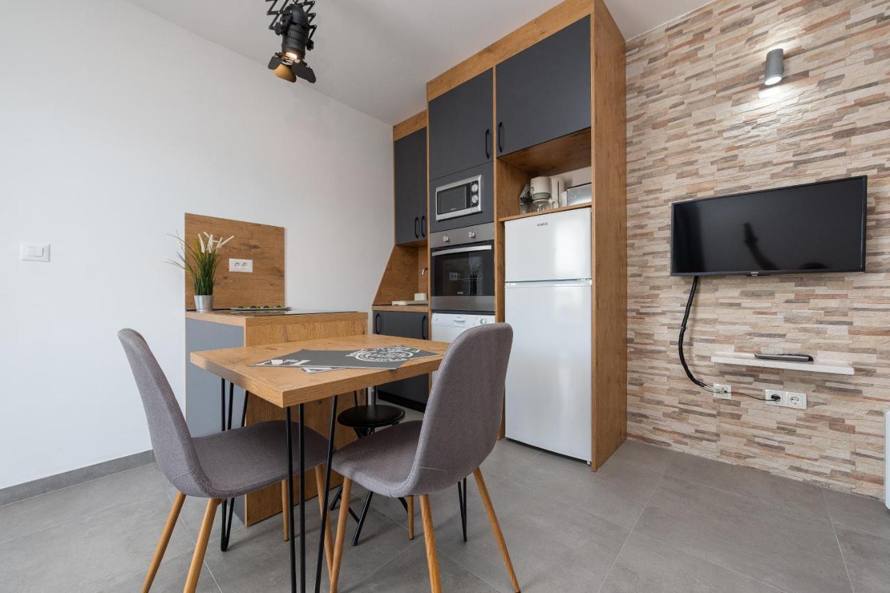 Villa Mona Apartments Ražanj 外观 照片