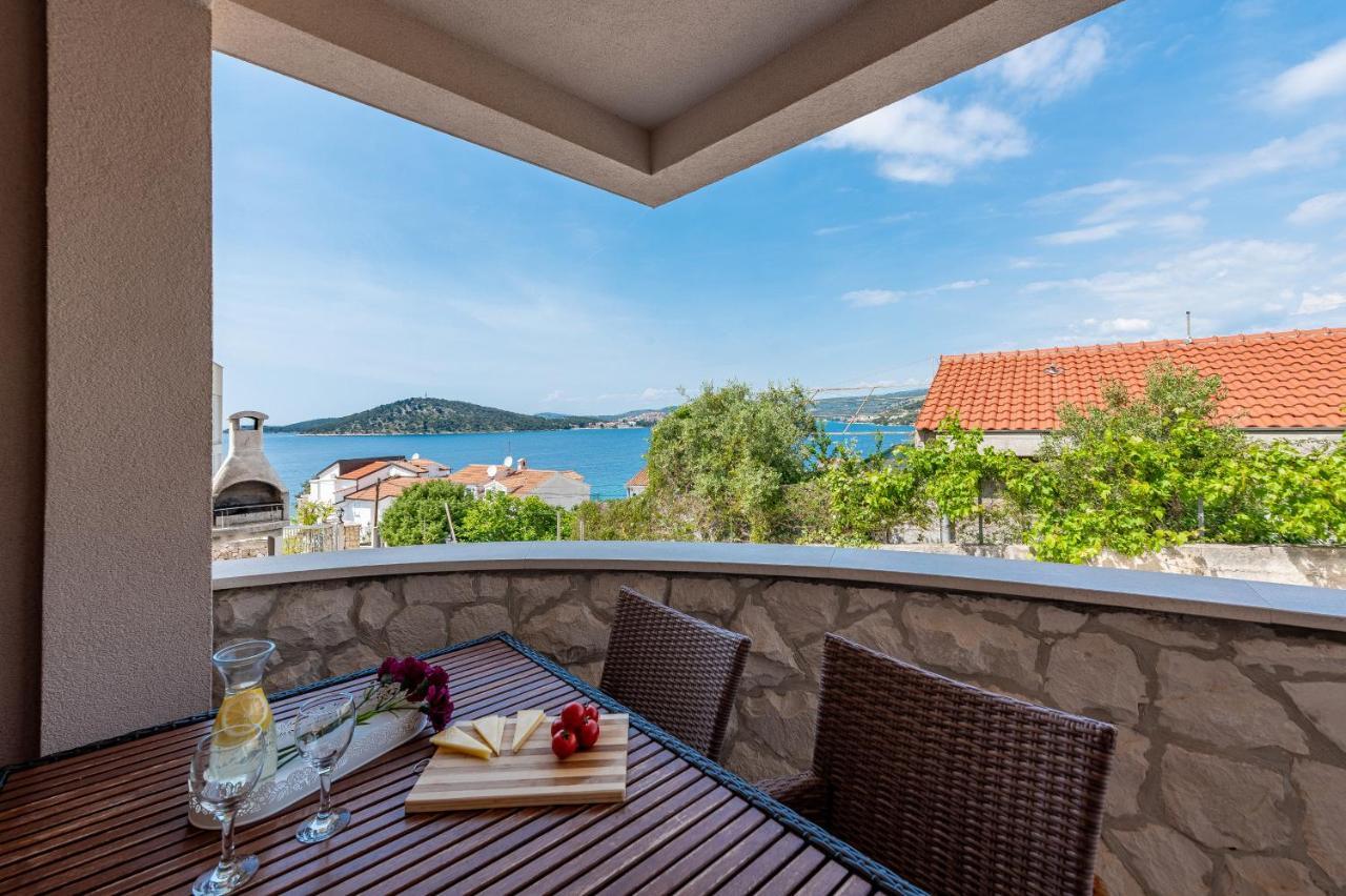 Villa Mona Apartments Ražanj 外观 照片