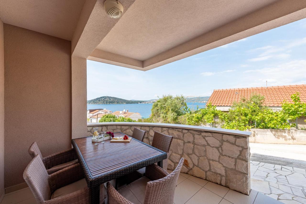 Villa Mona Apartments Ražanj 外观 照片
