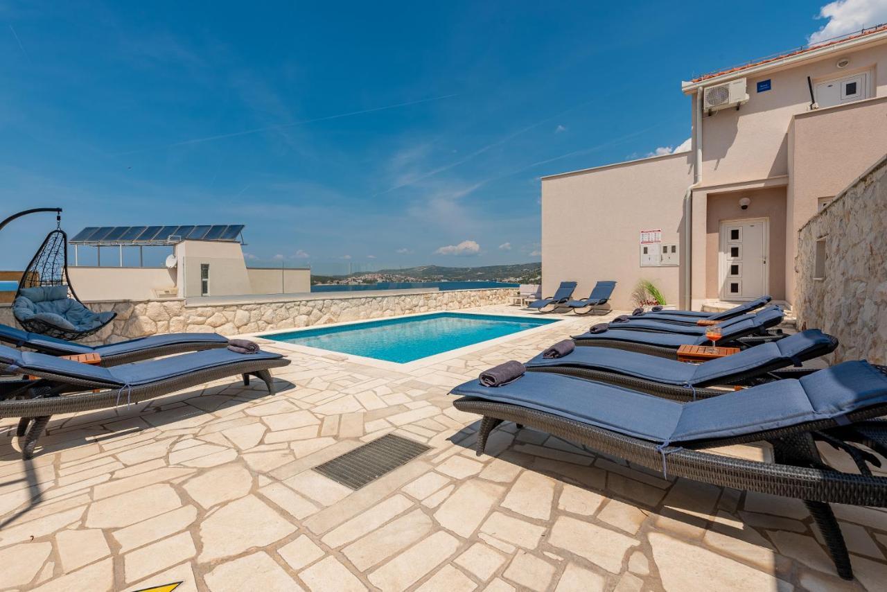 Villa Mona Apartments Ražanj 外观 照片