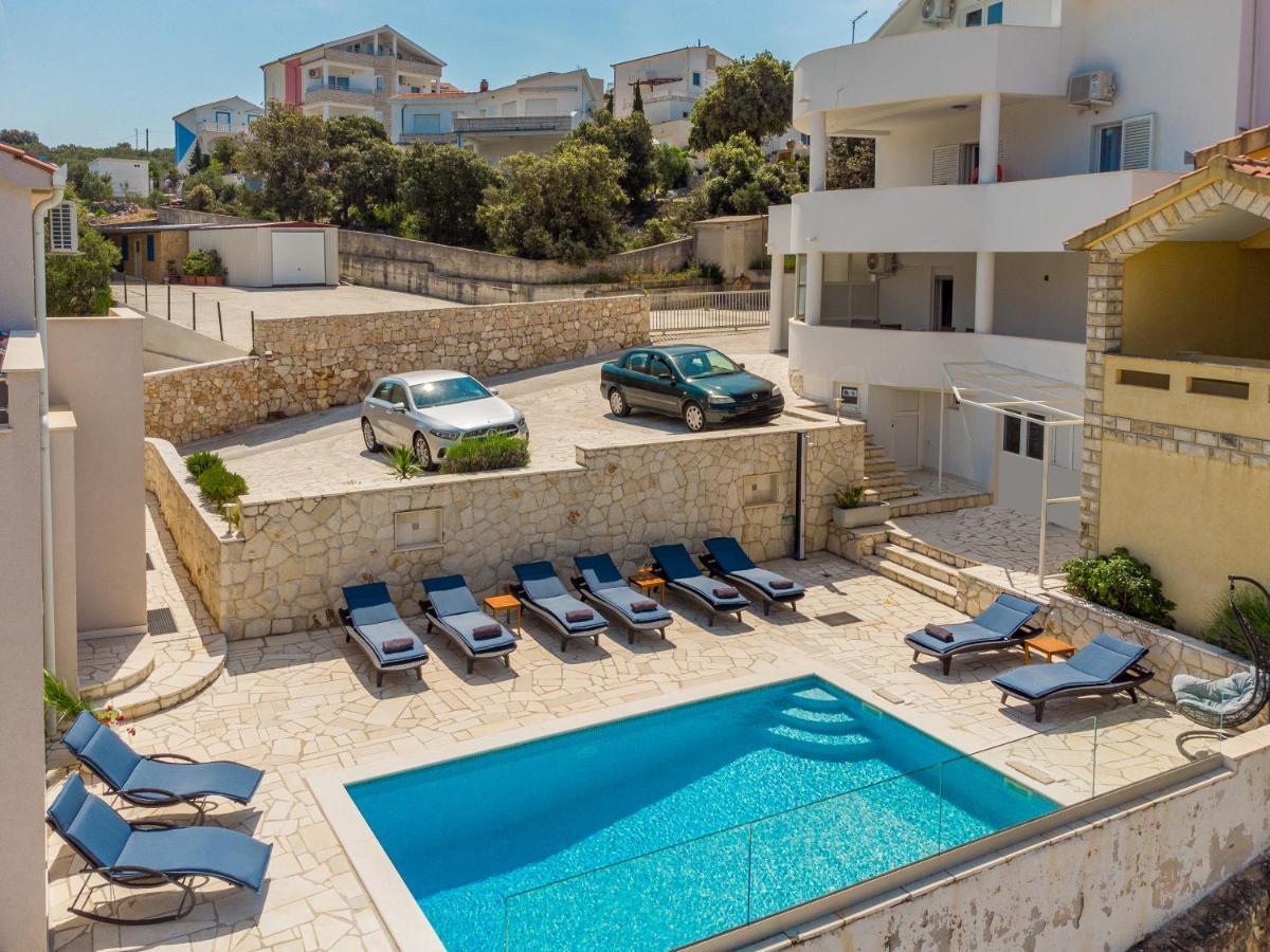 Villa Mona Apartments Ražanj 外观 照片