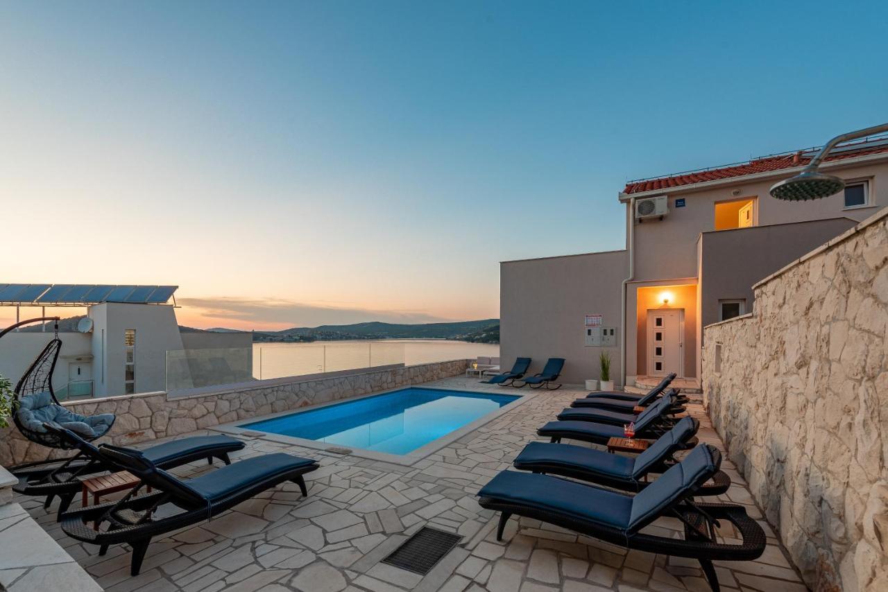 Villa Mona Apartments Ražanj 外观 照片