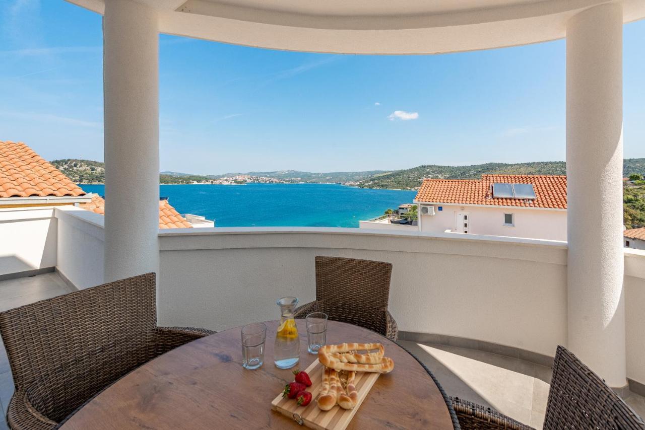 Villa Mona Apartments Ražanj 外观 照片