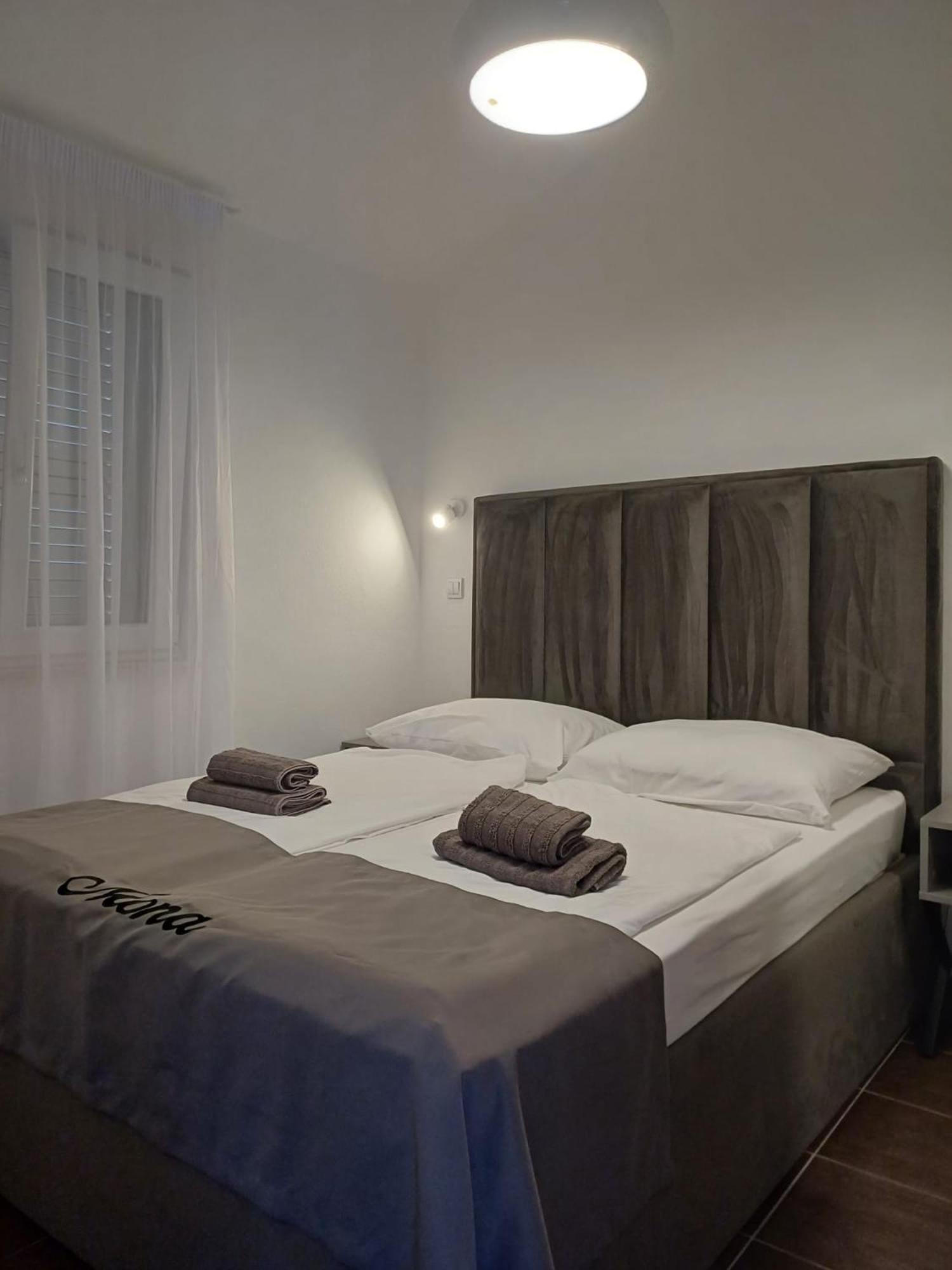 Villa Mona Apartments Ražanj 外观 照片